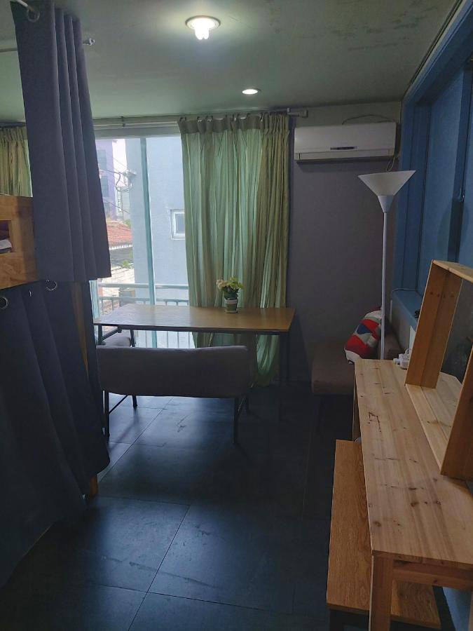 Buzz Guesthouse Hostel Сеул Екстер'єр фото
