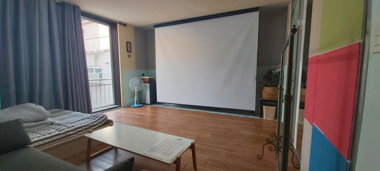 Buzz Guesthouse Hostel Сеул Екстер'єр фото
