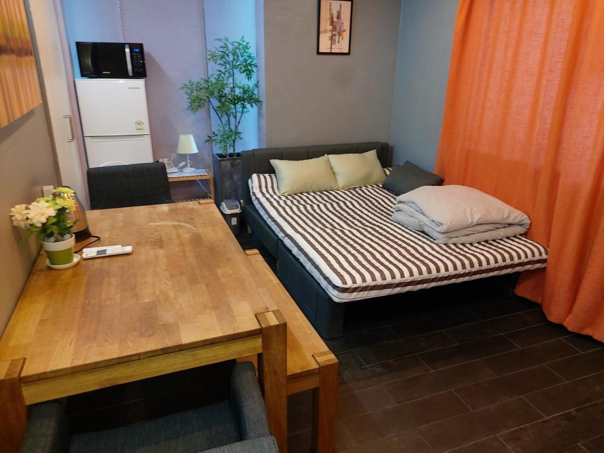 Buzz Guesthouse Hostel Сеул Екстер'єр фото