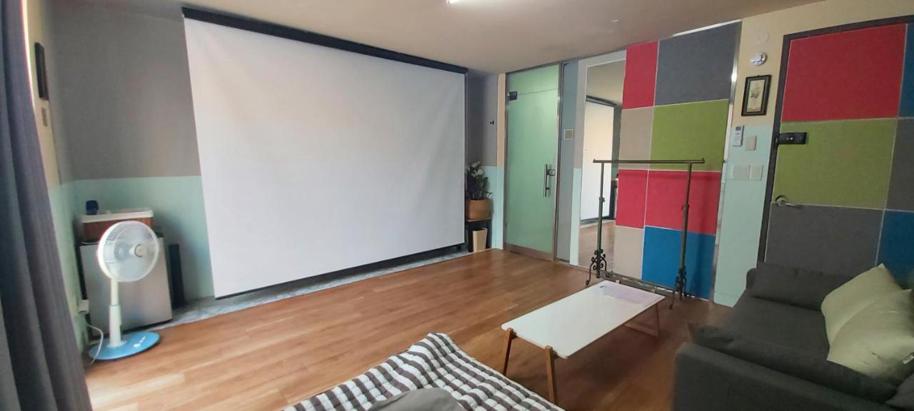 Buzz Guesthouse Hostel Сеул Екстер'єр фото
