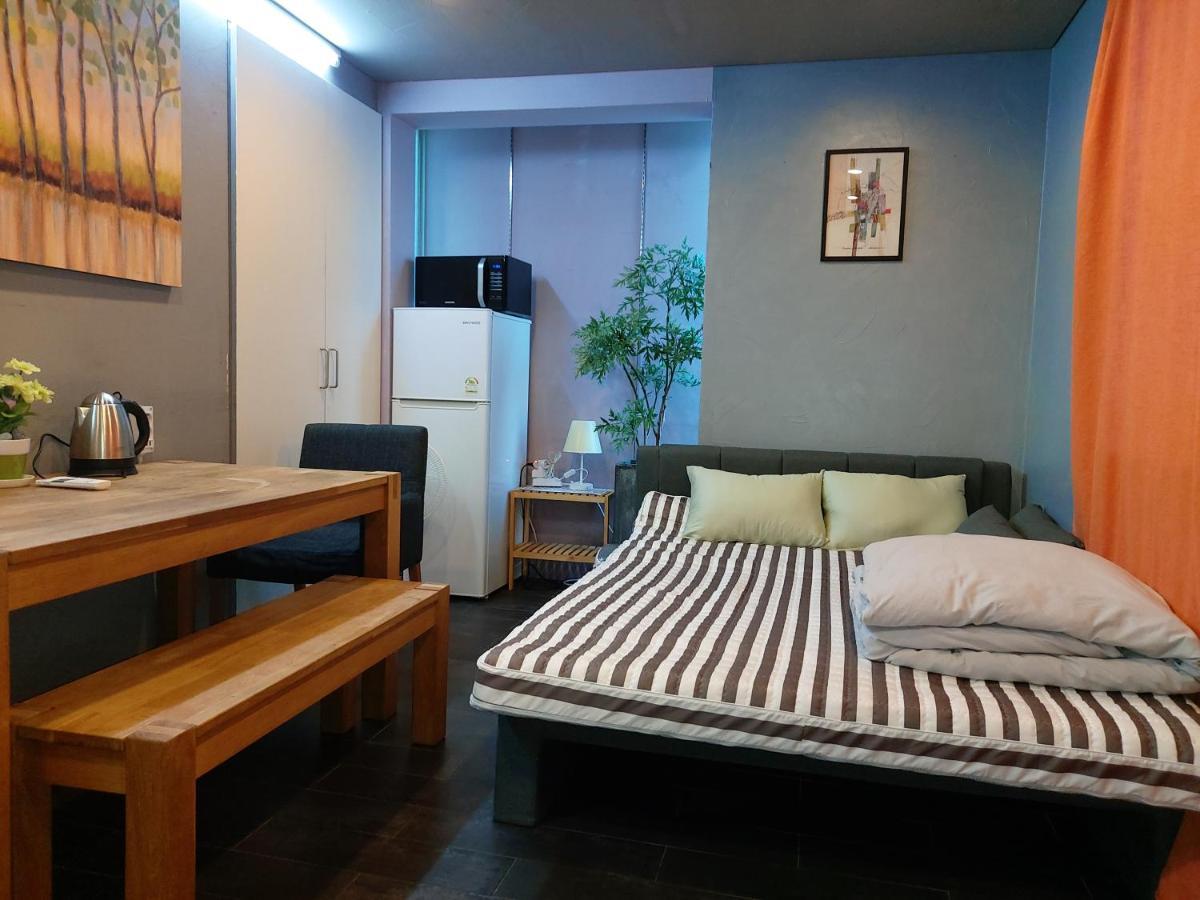 Buzz Guesthouse Hostel Сеул Екстер'єр фото